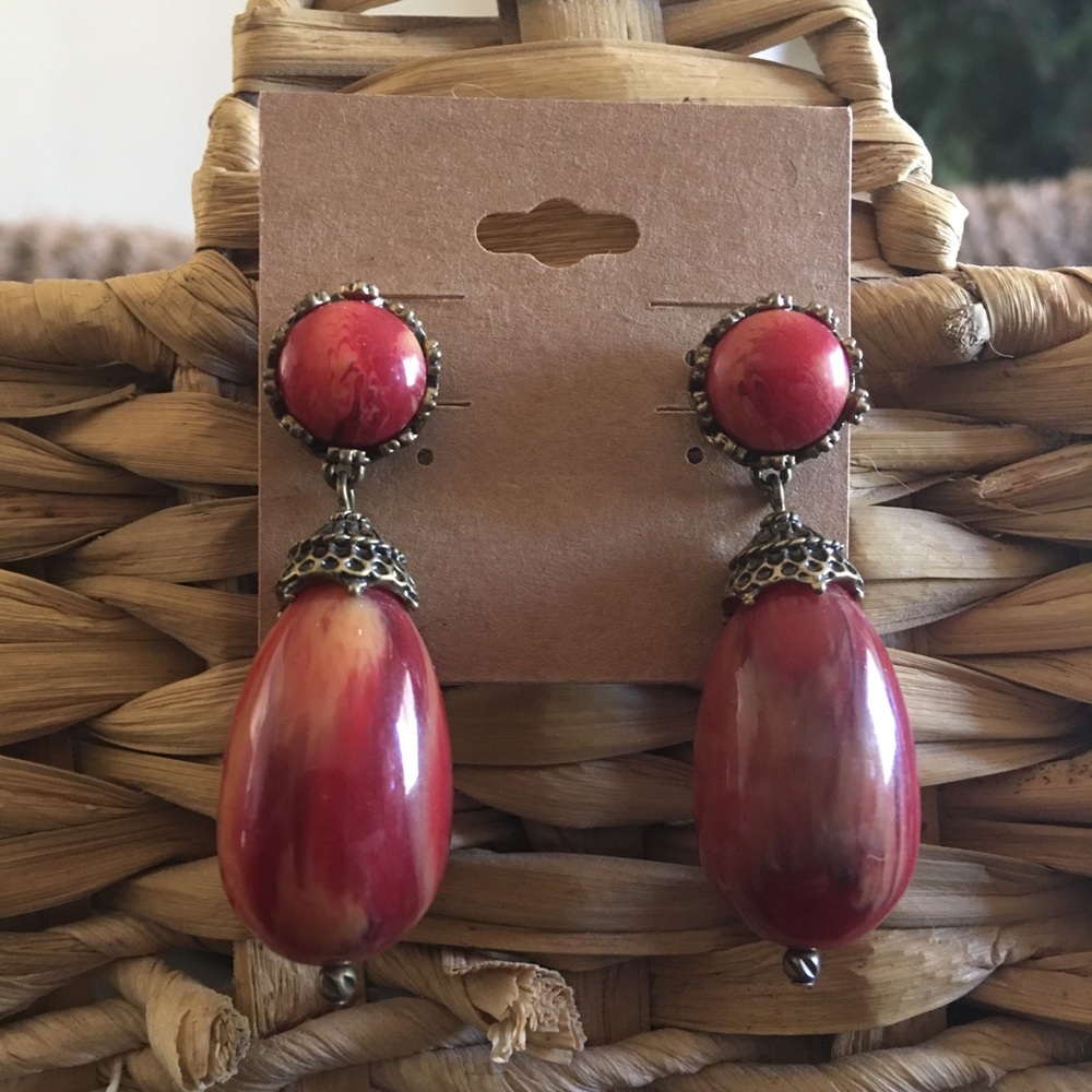 Antique look brass setting glass drop earrings